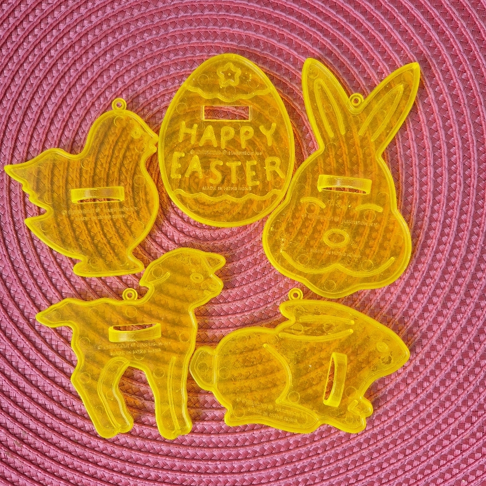 Set Of 5 Vintage Amscan Easter Themed Plastic Cookie Cutters